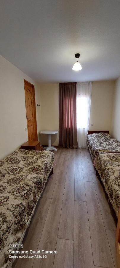 Guest House Tsasne Omalo 外观 照片