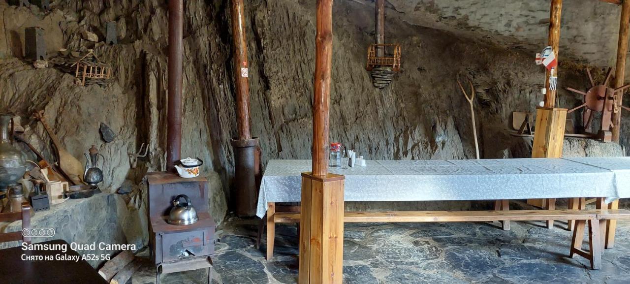 Guest House Tsasne Omalo 外观 照片