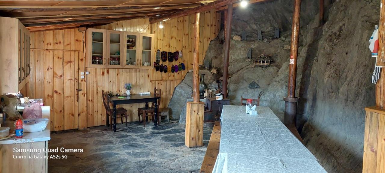 Guest House Tsasne Omalo 外观 照片
