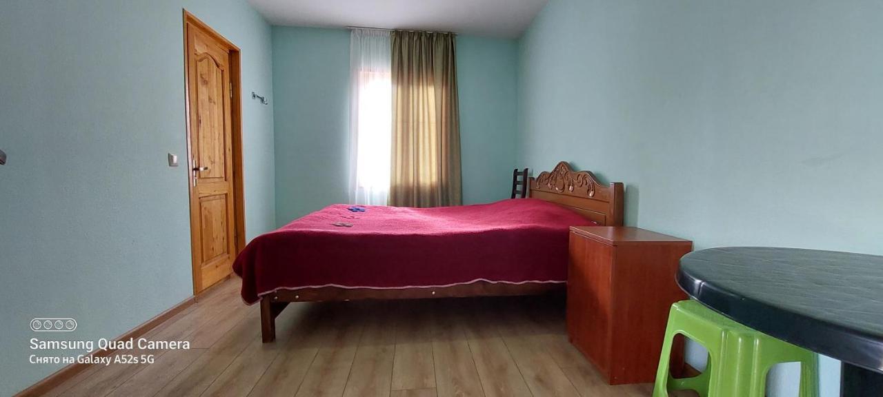 Guest House Tsasne Omalo 外观 照片