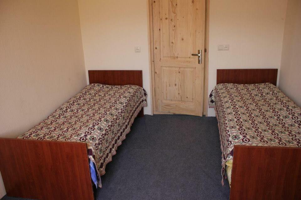 Guest House Tsasne Omalo 外观 照片